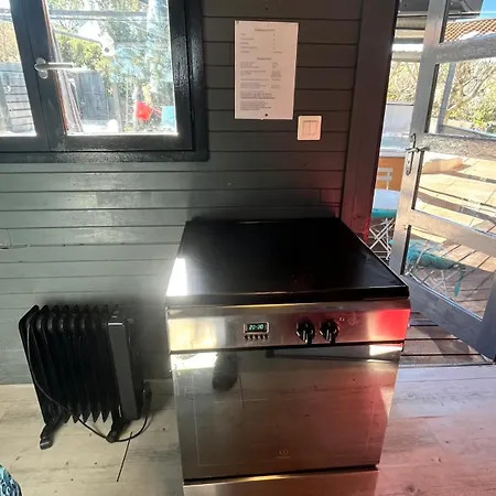 La Yourte De Nimes, Sauna, , Jacuzzi Piscine Et Aire De Jeux Privatif 4*