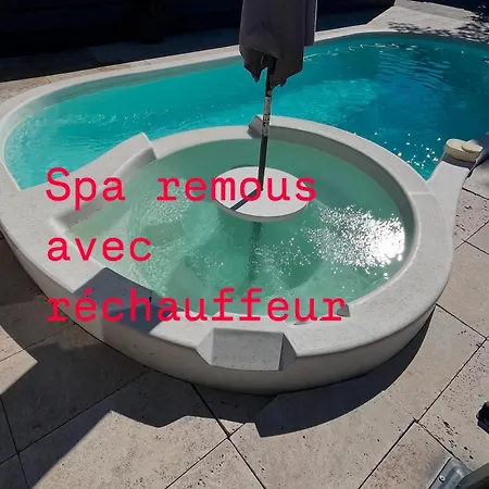 Maison d'hôtes La yourte de Nîmes, sauna, spa , jacuzzi piscine et aire de jeux privatif