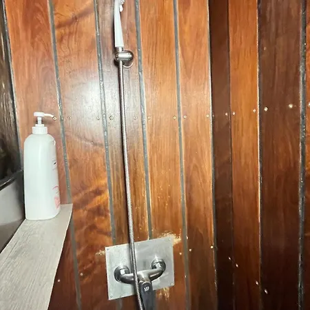 La Yourte De Nimes, Sauna, , Jacuzzi Piscine Et Aire De Jeux Privatif Affittacamere 4*